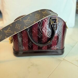 LOUIS VUITTON Monogram Vernis Rayures Alma BB 2 way with J02285 Strap purse